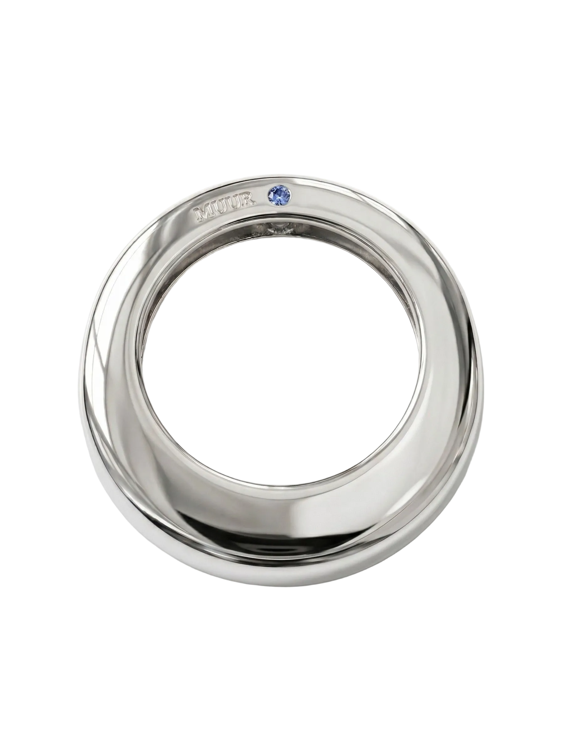 white gold ring with signature blue diamond muur